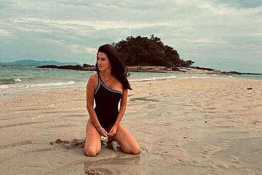 Ксения Бородина опубликовала фото в купальнике во время отдыха в Таиланде