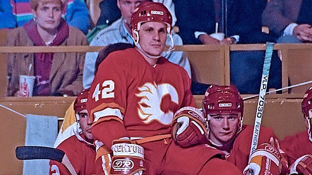 Великолепный гол советского хоккеиста Макарова в НХЛ. Он эффектно расправился с канадской легендой Стивенсом: видео