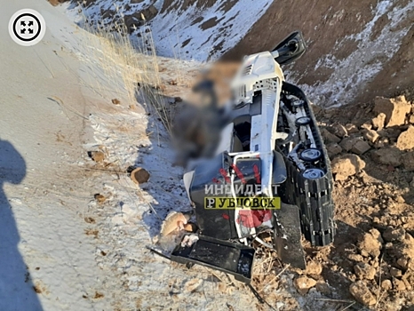 Два рыбака разбились на снегоходе сорвавшись с обрыва под Рубцовском