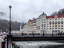 В Сочи туристка под песню «Гну свою линию» отпинала 20 автомобилей