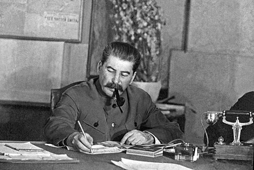 Планировал ли Сталин первым напасть на Германию
