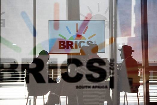 Рублю предрекли укрепление на фоне расширения БРИКС