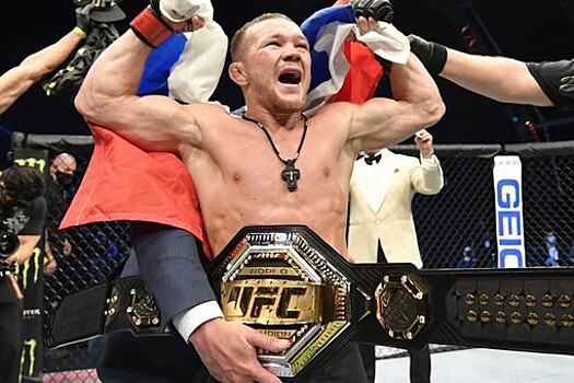 Российскому чемпиону UFC Яну подарили "Мерседес"