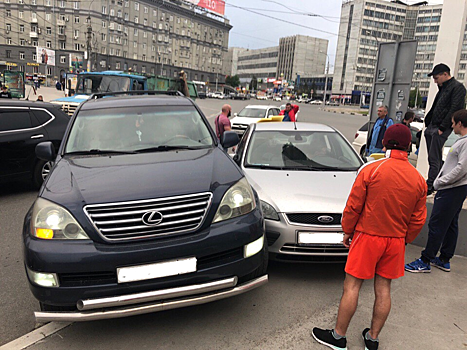 «Если бы не ваша машина, он бы нас задавил»: приступ эпилепсии у водителя стал причиной ДТП