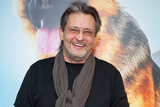 Александр Домогаров собирается вернуться на сцену после увольнения из Театра Моссовета