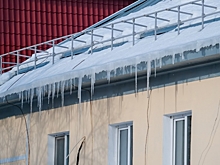 В Волгограде усилили контроль за работами по очистке крыш от наледи