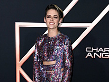 Стюарт в сияющем мини, Скотт в total black и Балинска в нюде: новые «Ангелы Чарли» на премьере в Лос-Анджелесе