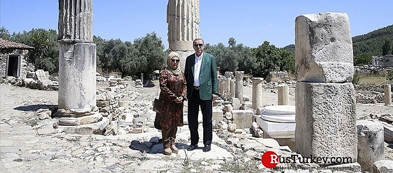 Эрдоган посетил античный город Стратоникея