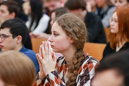 Инвестиции в будущее: 89 тюменских студентов стали именными стипендиатами губернатора