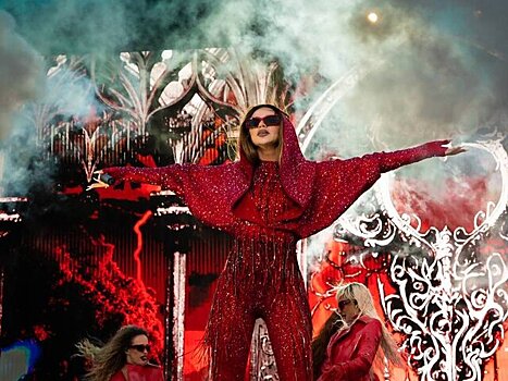 Анна Asti впервые вышла на сцену после долгого перерыва