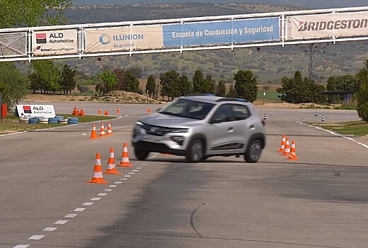 Видео: дешевый электрокар Dacia Spring сдает «лосиный тест»