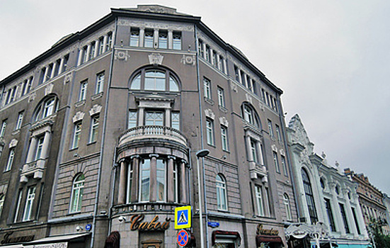 В центре Москвы силовики провели задержания в отеле Savoy