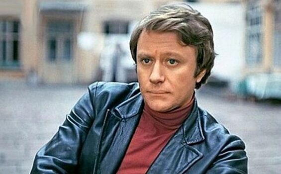 Зачем Андрей Миронов сменил фамилию