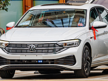 Volkswagen Jetta нового поколения впервые заметили на тестах