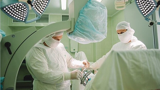 Пенсионерке, пострадавшей от гололеда, врачи провели остеосинтез лодыжки пластиной и винтами