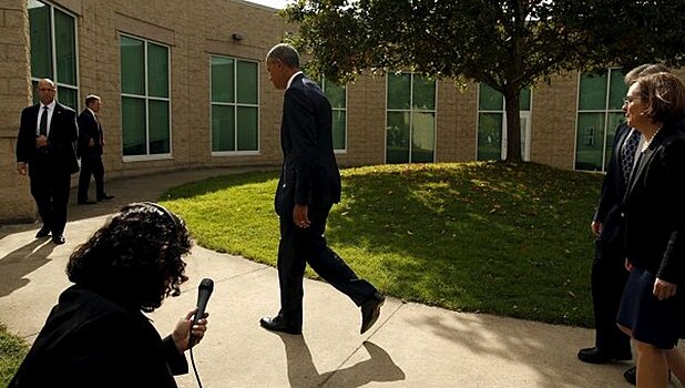 Обама пообщался с родными погибших в колледже Орегона