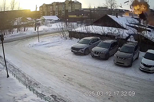 Остались руины: момент взрыва в частном доме в Тюменской области попал на видео