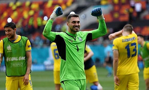 "Манчестер Юнайтед" может купить вратаря сборной Украины