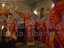 Российский дьякон подпалил волосы во время пасхального богослужения и попал на видео