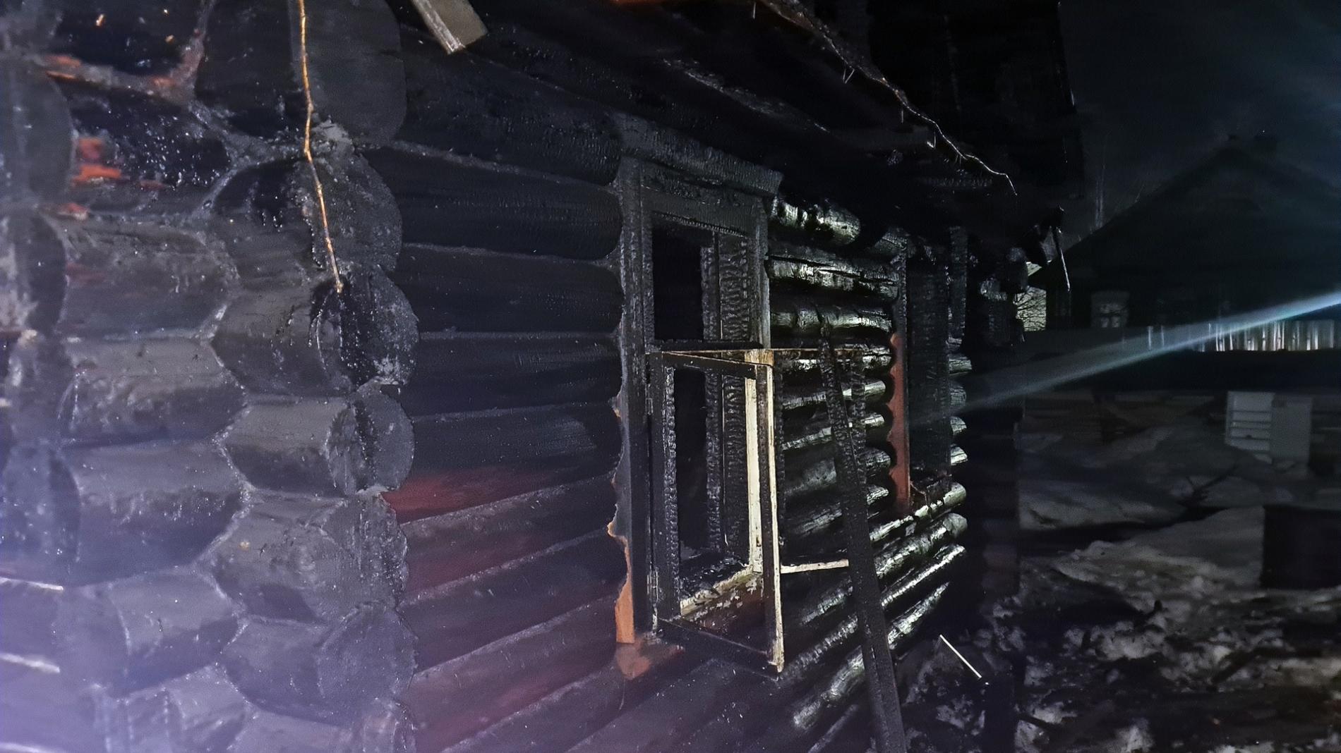 Из-за неисправной печи в частном доме Вологде произошёл пожар