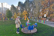 Жителям Савёлок пришлась по душе новая благоустроенная детская площадка в 6 микрорайоне