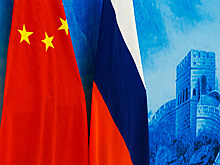 Британский посол заявила о нежелании уступать России в победе над коронавирусом