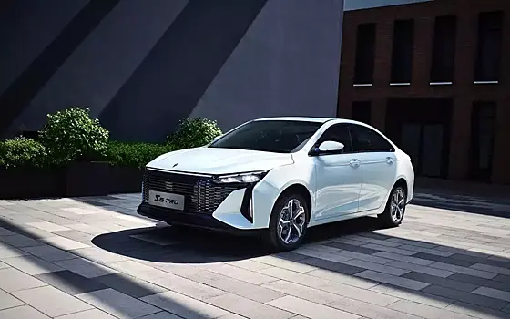 В России стартовали продажи нового седана из Китая