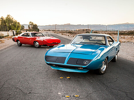 Огромные крылья победы: Dodge Charger Daytona и Plymouth Superbird