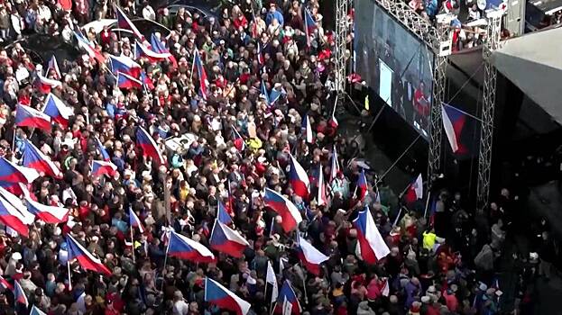 Массовые акции протеста против политики правительства начались в Чехии