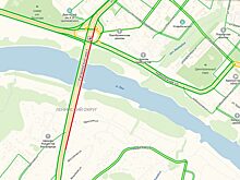 ДТП парализовало движение по мосту через Оку