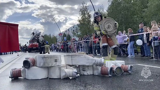 Лучших пожарных Ямала выбрали в Ноябрьске