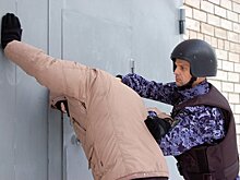          В Кирове пьяный водитель «Ниссана» таранил дорожные бордюры и выезжал на полосу встречного движения       