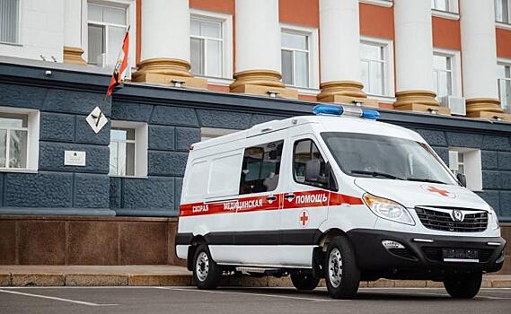 Железногорская районная больница получила новую машину скорой помощи от завода УАЗ