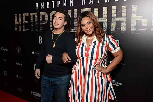 38-летняя певица Корнелия Манго открыла вино в честь выписки с дочкой из роддома