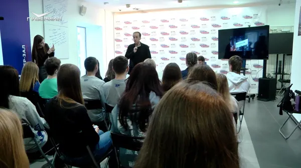 Актер Владимир Гальченко встретился с активистами «Молодой Гвардии Единой России»