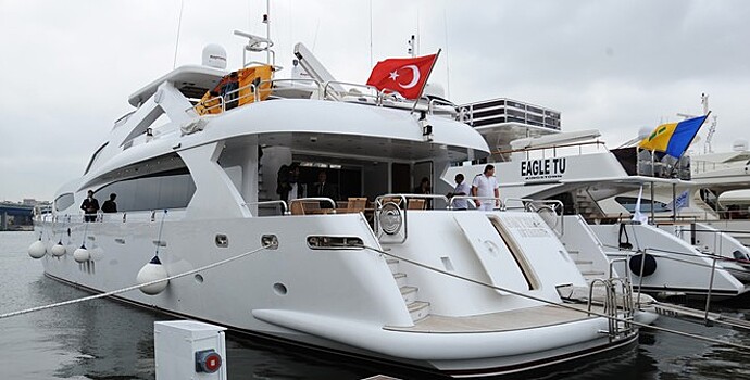 У президента «Бешикташа» украли яхту, чтобы перевозить мигрантов
