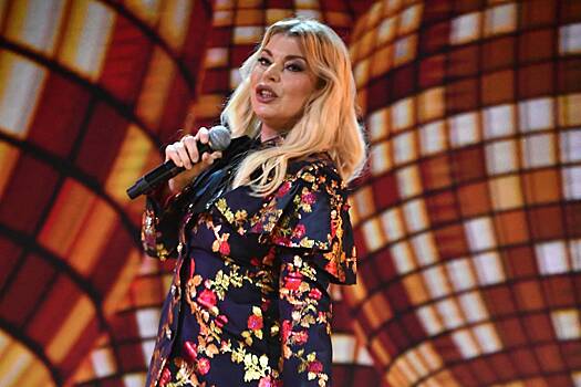 Директор Лады Дэнс рассказал о состоянии певицы после аварии