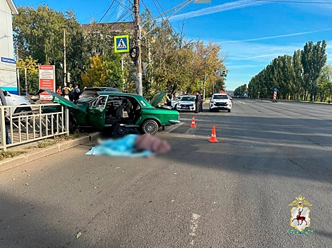 Наезд авто на остановку с людьми в Нижнем Новгороде обернулся проверкой