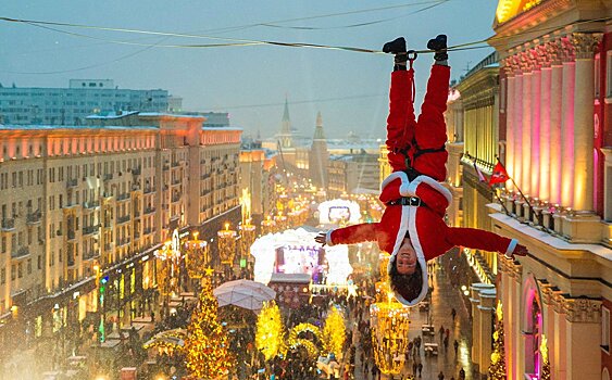 Новогоднюю спортивную программу подготовили для гостей "Путешествия в Рождество" в Москве