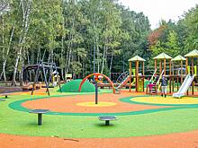 Новая детская игровая зона появилась в парке "Фабричный" в Дедовске