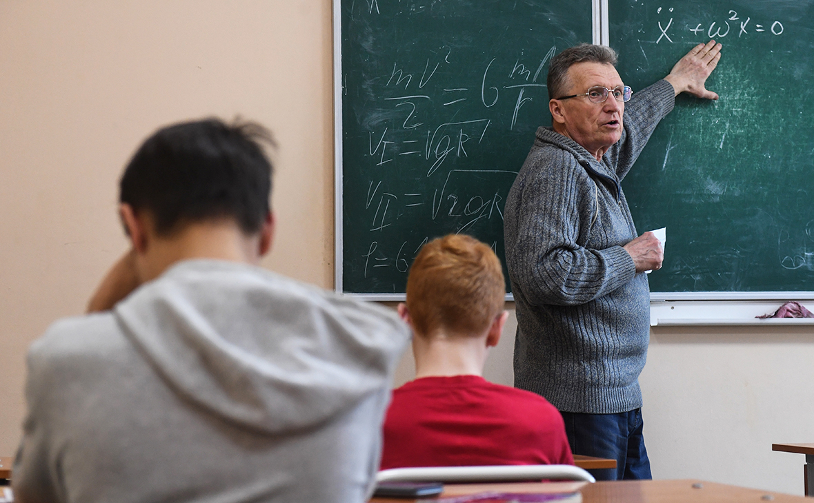 Житель Кемерово впервые пойдет в школу в 33 года
