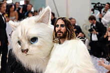 WWD: образы Джареда Лето и Doja Cat вошли в рейтинг худших в мире