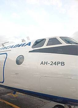 У самолета с пассажирами на борту разбилось стекло во время полета над Россией