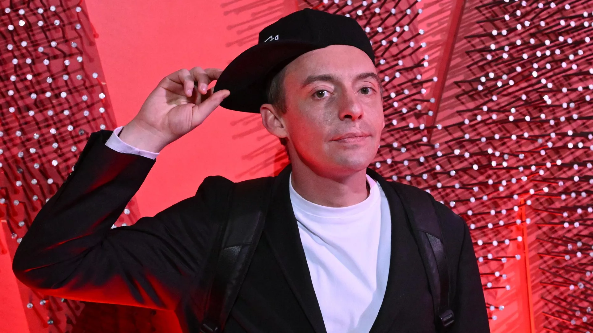 Актер Театра Ленсовета попал в реанимацию с ножевым ранением