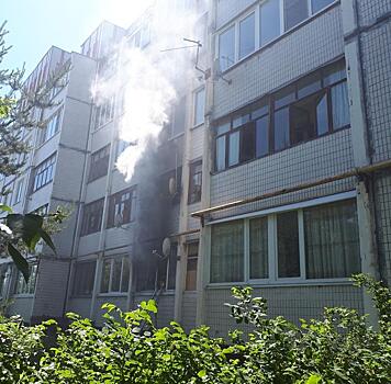 В Наро-Фоминске очевидцы сняли на видео горящий балкон пятиэтажки