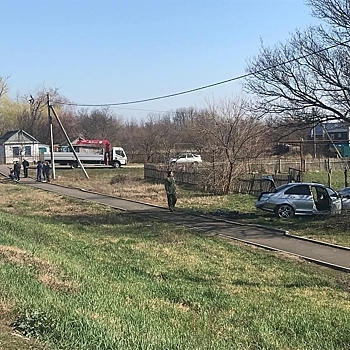 На Кубани Mercedes-Benz снес с трассы Lada, есть пострадавшие