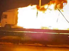 Горящий грузовик с химикатами проехал 8 километров по трассе в Турции и попал на видео