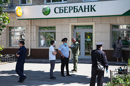 Действия сотрудников банка при захвате заложников в Тюмени назвали четкими и грамотными