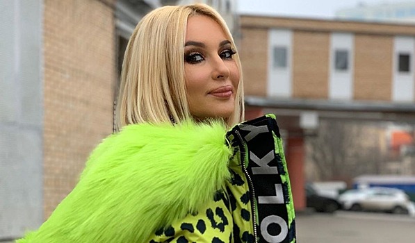 «Какая оторва!»: Лера Кудрявцева показала, как выглядела 25 лет назад — и фанаты сравнили ее с Ивлеевой