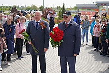День Победы в Городе Спутнике завершился салютом на набережной